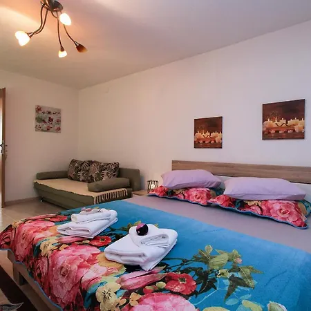 Apartment Leo 2180